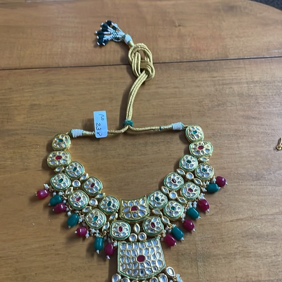 Elegant Kundan Choker Necklace with Earrings/ Wedding Choker Set - Picture 6 of 7